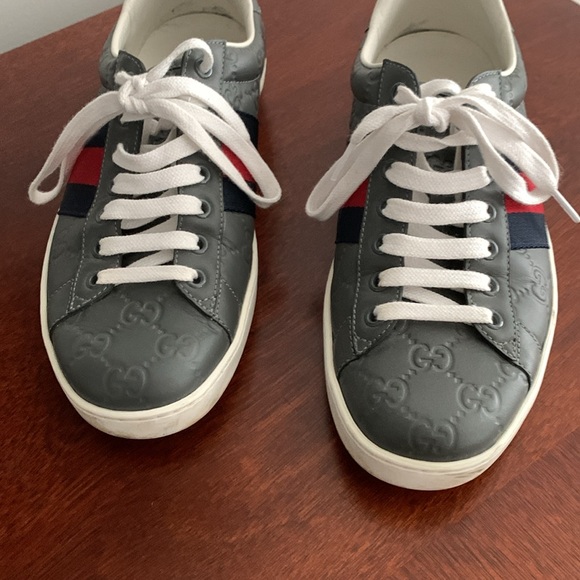 Authentic Gently worn Mens Gucci sneakers size 6 - Picture 3 of 16
